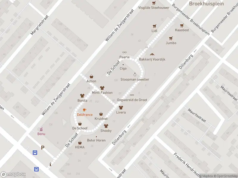 Ambulance met grote spoed naar de Winkelcentrum De Schoof in Hendrik-Ido-Ambacht