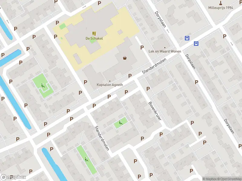 Ambulance met grote spoed naar de Standerdmolen in Nieuw-Lekkerland