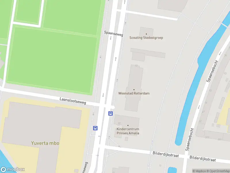 Ambulance met gepaste spoed naar de Spaanseweg in Rotterdam