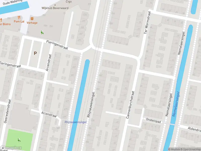 Ambulance met grote spoed naar de Rhijnauwensingel in Rotterdam