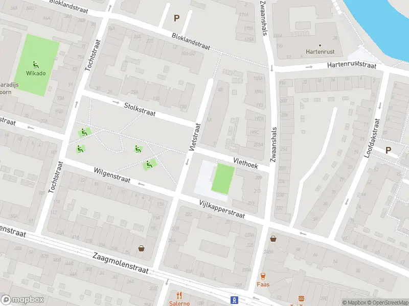 Ambulance met grote spoed naar de Vletstraat in Rotterdam