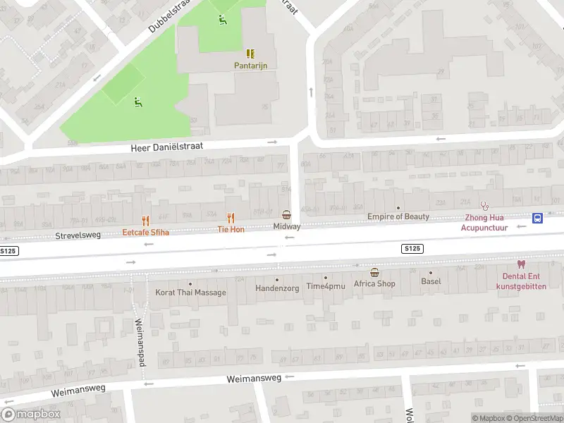 Ambulance met gepaste spoed naar de Strevelsweg in Rotterdam