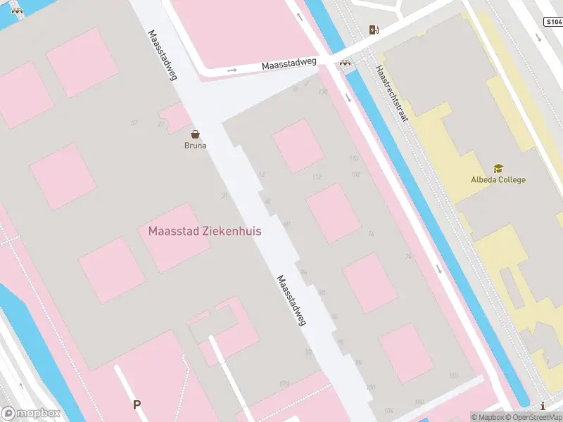 Ambulance met gepaste spoed naar de Maasstadweg in Rotterdam