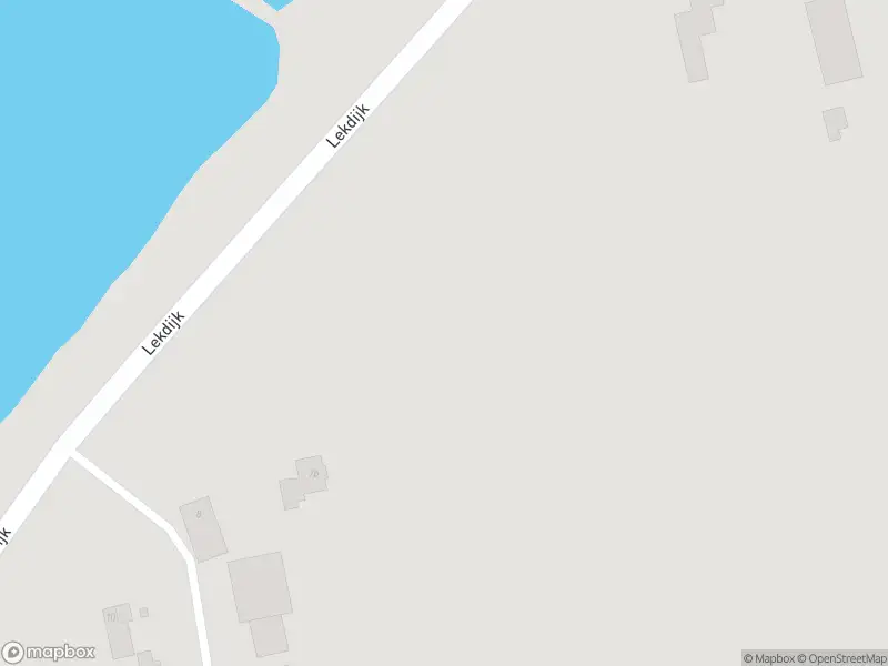 Ambulance met gepaste spoed naar de Lekdijk in Langerak