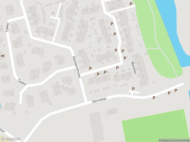 Ambulance met grote spoed naar de Wipmolen in Purmerend