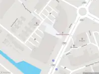 Ambulance met grote spoed naar de Klaasje Zevensterstraat in Hoogvliet Rotterdam