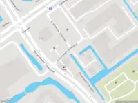 Ambulance met grote spoed naar de Burgemeester Schalijlaan in Capelle aan den IJssel