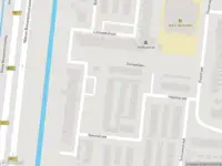 Ambulance met grote spoed naar de Hekelstraat in 's-Gravendeel