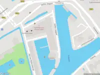 Ambulance met grote spoed naar de Delftse Jaagpad in Leiden