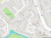 Ambulance met gepaste spoed naar de Margo Antinkpad in Leiden