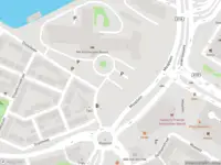 Ambulance met grote spoed naar de Kamperfoelieweg in Amsterdam