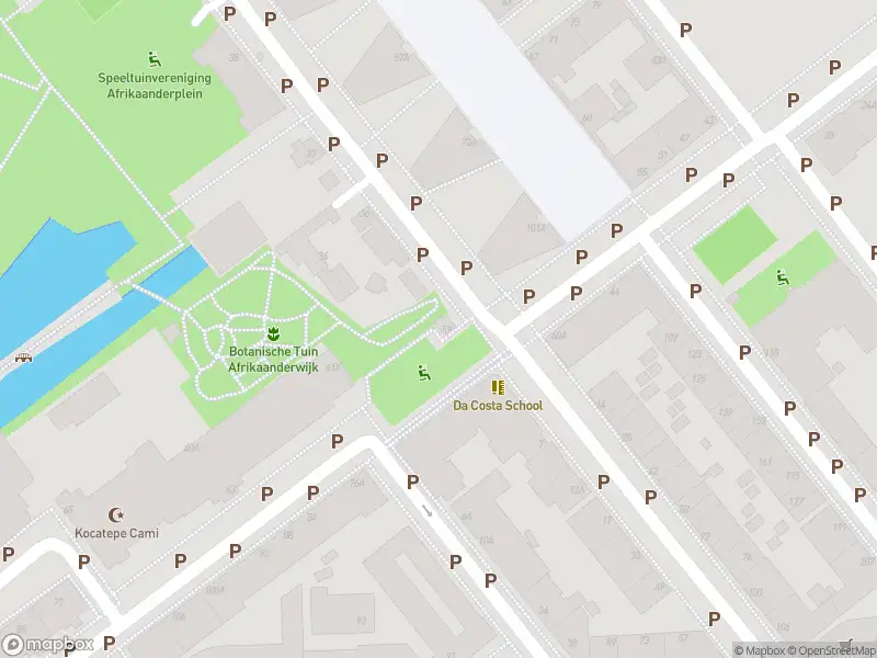 Ambulance met gepaste spoed naar de Martinus Steijnstraat in Rotterdam