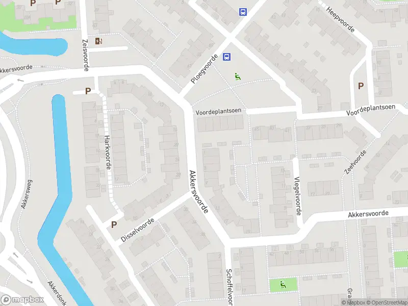 Ambulance met grote spoed naar de Akkersvoorde in Spijkenisse