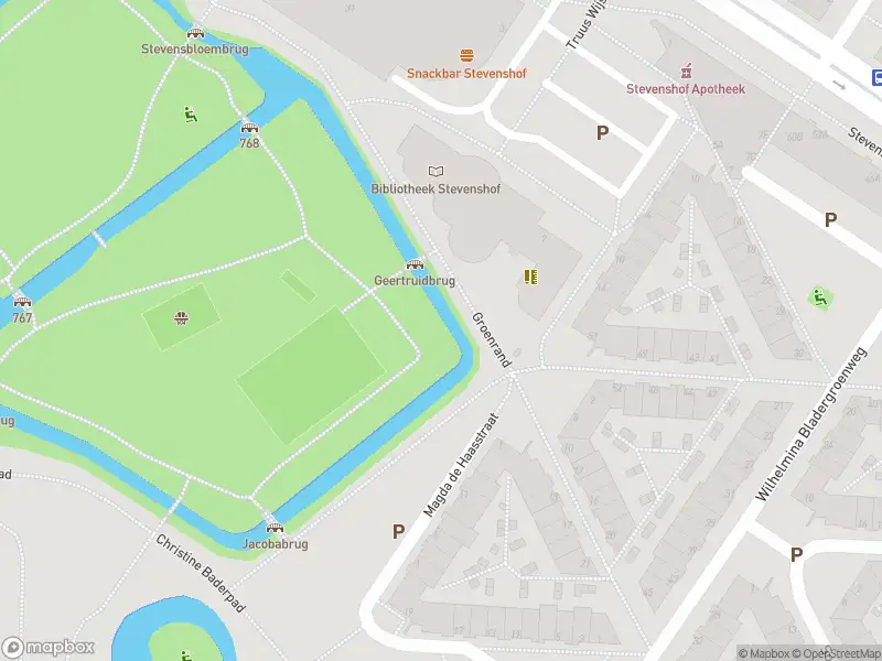 Ambulance met grote spoed naar de Theda Mansholtstraat in Leiden