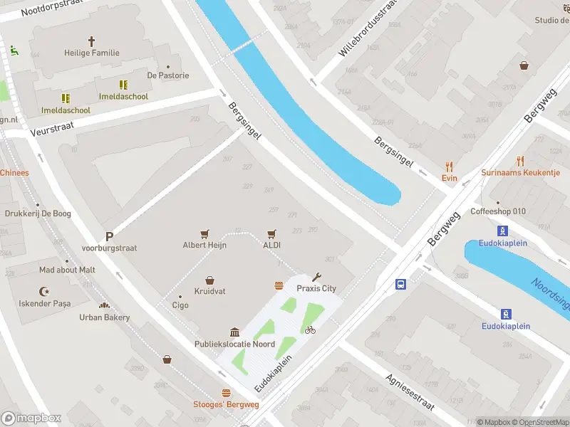 Ambulance met grote spoed naar de Bergsingel in Rotterdam