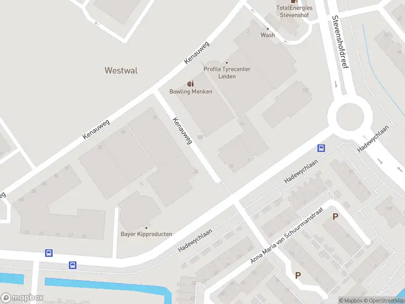 Ambulance met gepaste spoed naar de Kenauweg in Leiden