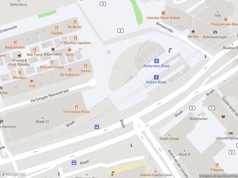 Ambulance met gepaste spoed naar de Ds. Jan Scharpstraat in Rotterdam