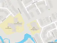 Ambulance met grote spoed naar de Klaprooskamp in Leiderdorp