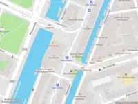 Ambulance met gepaste spoed naar de Marnixplein in Amsterdam