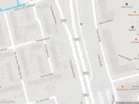 Brandweer met grote spoed naar de Watermanweg in Rotterdam