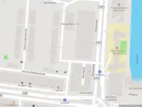 Ambulance met gepaste spoed naar de Willem Schürmannstraat in Rotterdam