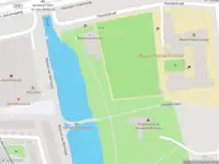 Ambulance met grote spoed naar de Koningin Julianaweg in Zaandam