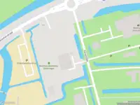 Brandweer met gepaste spoed naar de Kalverdijkje in Leeuwarden vanwege een buitenbrand