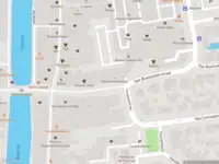 Ambulance met gepaste spoed naar de Stationsstraat in Alphen aan den Rijn