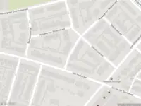 Brandweer met gepaste spoed naar de Bisschop Herincxstraat in Helmond vanwege een buitenbrand