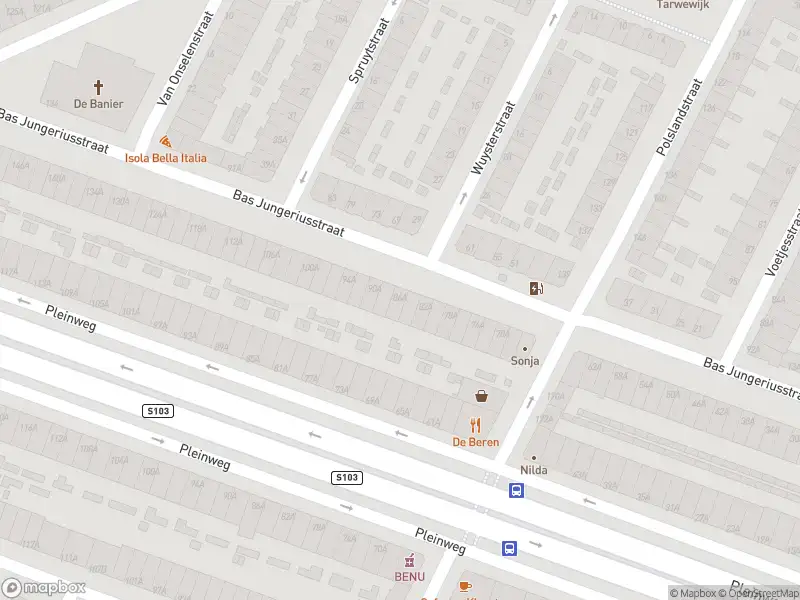 Ambulance met grote spoed naar de Bas Jungeriusstraat in Rotterdam