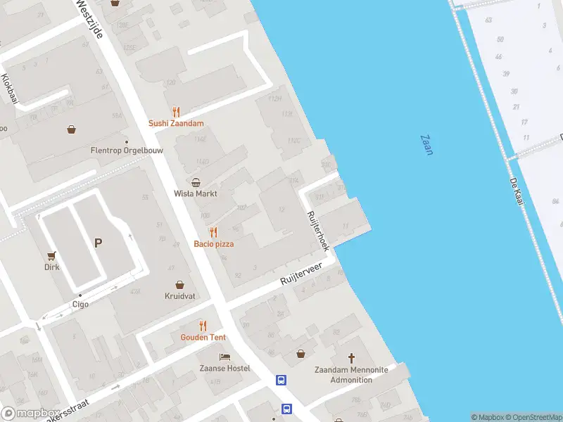 Ambulance met grote spoed naar de Ruijterhoek in Zaandam