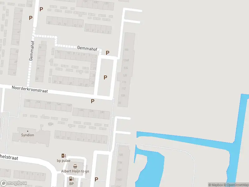 Ambulance met grote spoed naar de Noorderkroonstraat in Dordrecht