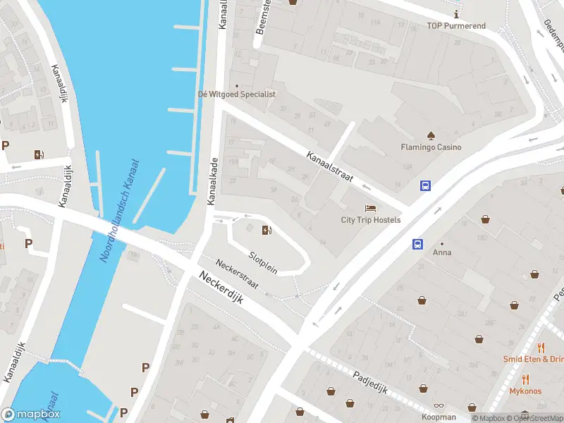 Ambulance met grote spoed naar de Slotplein in Purmerend