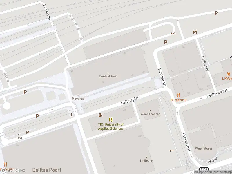 Ambulance met gepaste spoed naar de Delftseplein in Rotterdam