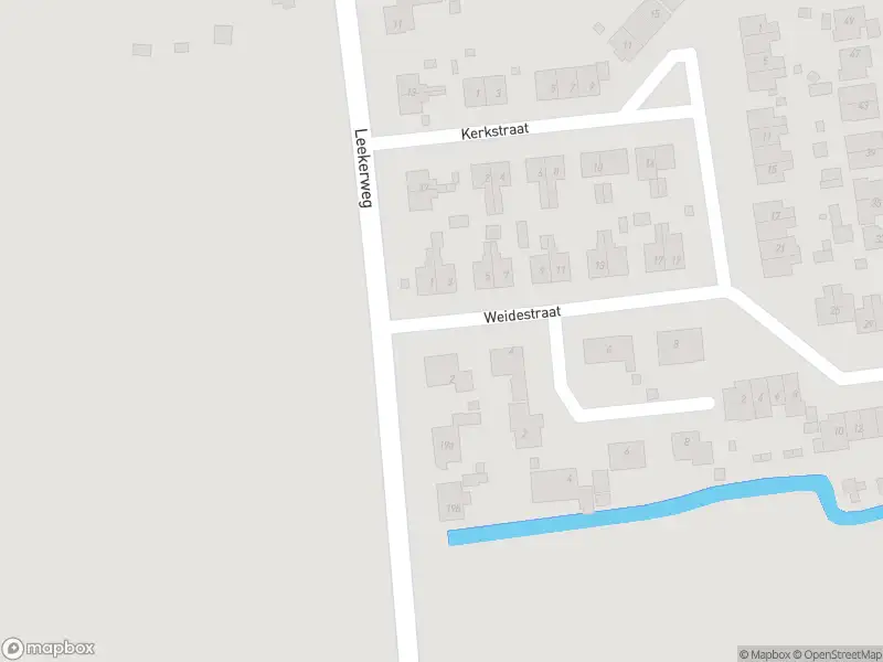 Ambulance met grote spoed naar de Weidestraat in Barsingerhorn