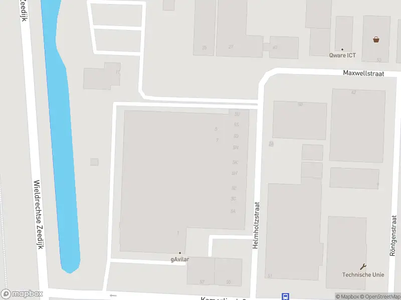 Ambulance met grote spoed naar de Helmholtzstraat in Dordrecht