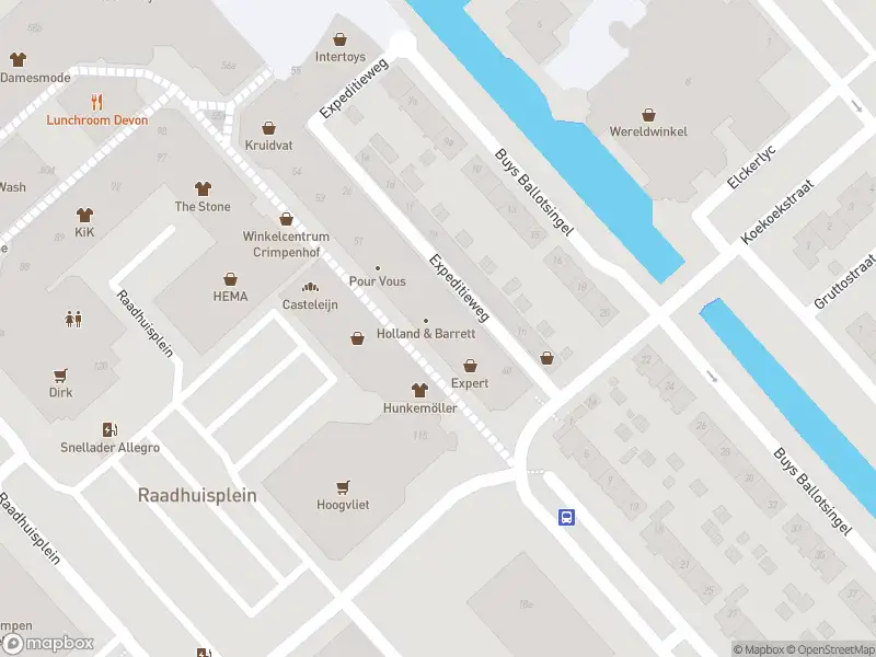 Ambulance met gepaste spoed naar de Raadhuisplein in Krimpen aan den IJssel