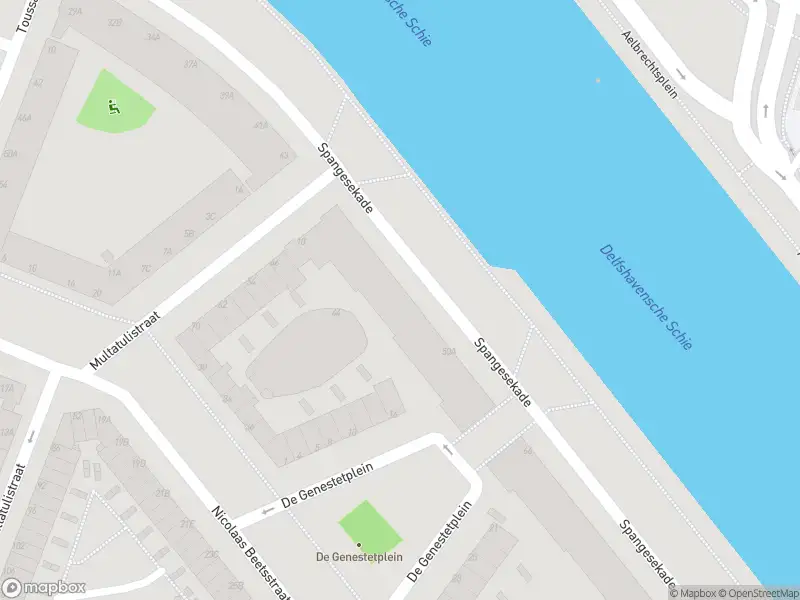 Ambulance met grote spoed naar de Spangesekade in Rotterdam