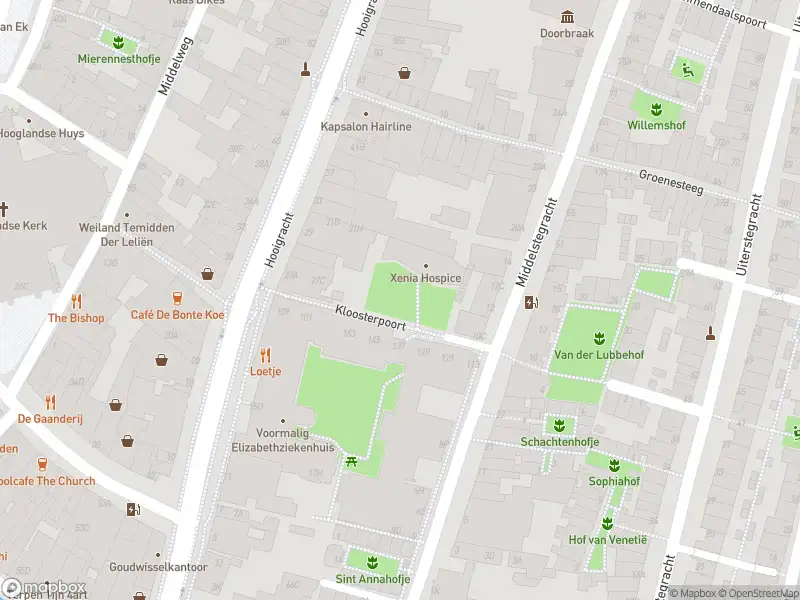 Ambulance met gepaste spoed naar de Kloosterpoort in Leiden