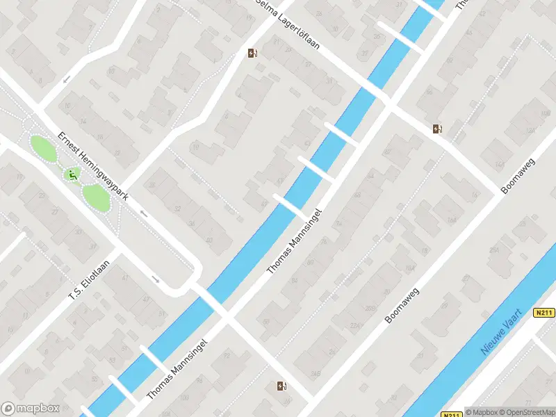 Ambulance met grote spoed naar de Thomas Mannsingel in 's-Gravenhage