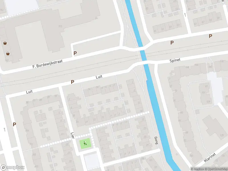 Ambulance met grote spoed naar de Luit in Rotterdam