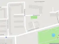 Ambulance met grote spoed naar de Suze Groenewegplantsoen in Amsterdam