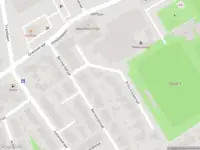 Ambulance met grote spoed naar de Bernhardstraat in Strijen