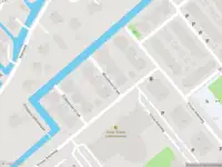 Ambulance met grote spoed naar de Woudmeerstraat in 's-Gravenhage