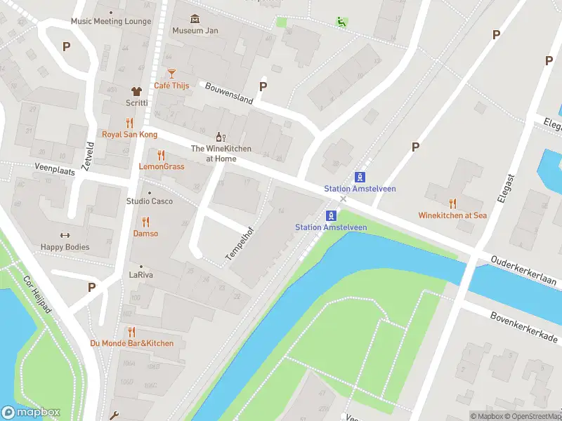 Ambulance met grote spoed naar de Tempelhof in Amstelveen