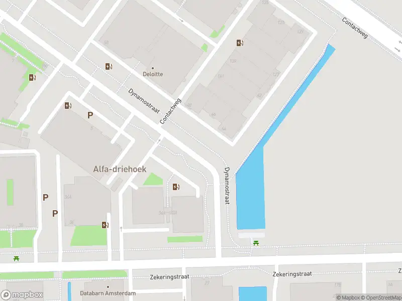 Ambulance met grote spoed naar de Dynamostraat in Amsterdam