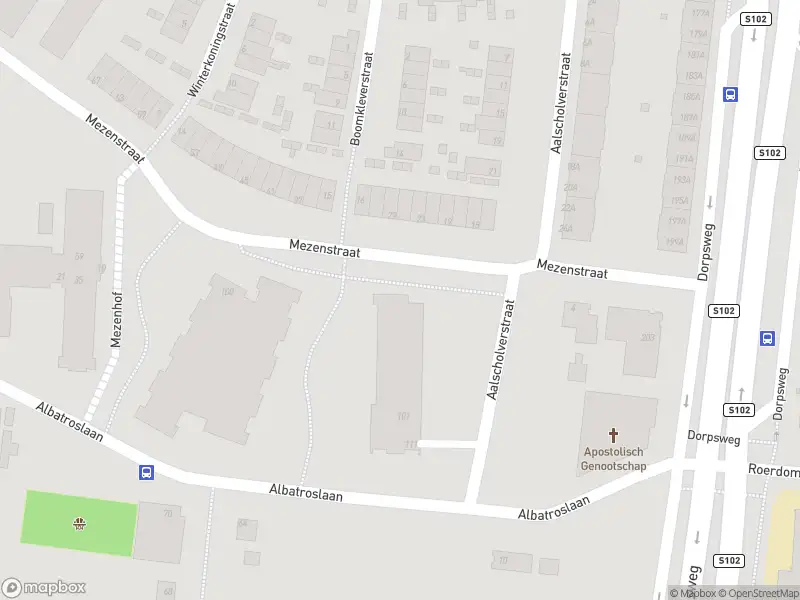 Ambulance met gepaste spoed naar de Mezenstraat in Rotterdam