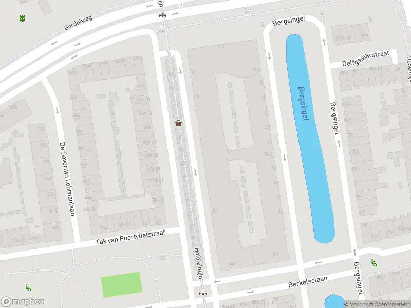 Ambulance met gepaste spoed naar de Voorburgstraat in Rotterdam