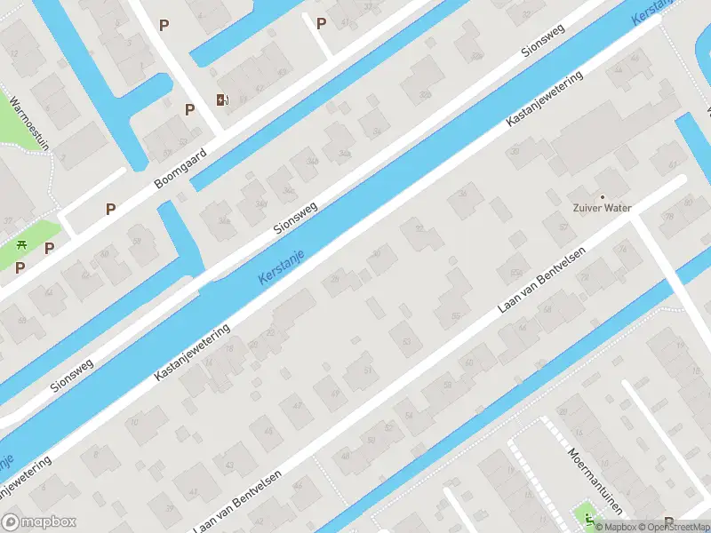 Ambulance met grote spoed naar de Kastanjewetering in Delft