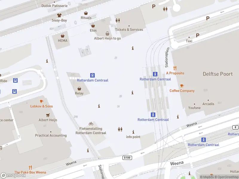 Ambulance met grote spoed naar de Stationsplein in Rotterdam